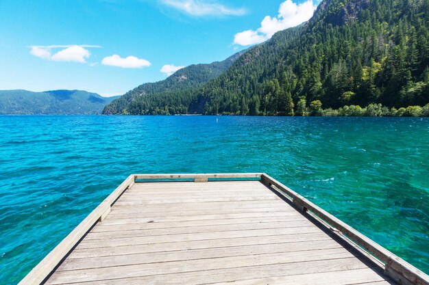 Lake Crescent no Parque Nacional Olímpico, Washington, EUA