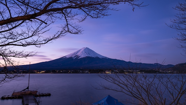 Lake MT. Cenário da montanha Fuji