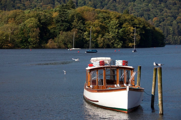 Lake Windermere im englischen Lake District Cumbria