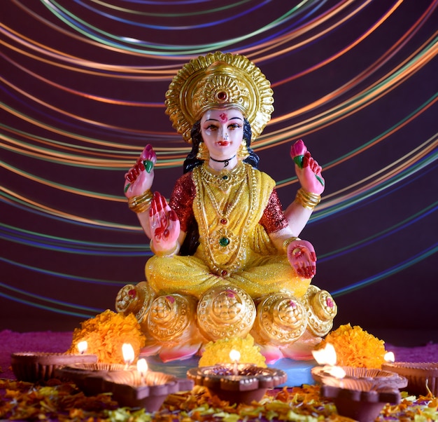 Lakshmi - Diosa hindú, Diosa Lakshmi. Diosa Lakshmi durante la celebración de Diwali. Festival hindú de luz hindú llamado Diwali