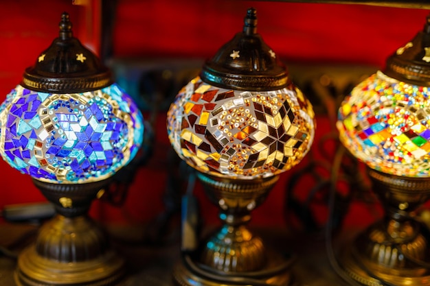 Lâmpada colorida turca tradicional com mosaico de vidro