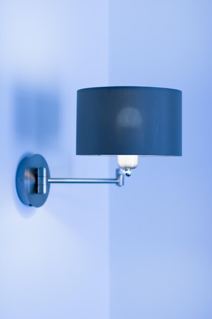 Lâmpada de prata em uma sala elegante e moderna iluminação de decoração para casa