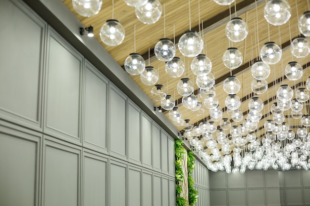 Lâmpadas LED em lustres internos