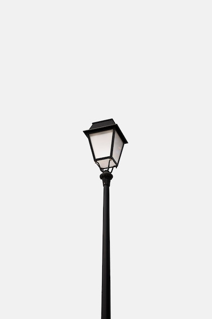 Lámpara de la calle sobre fondo blanco.