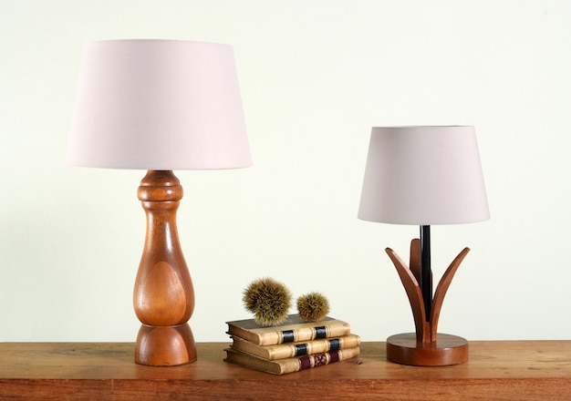 Foto lámparas decorativas de mesa de madera