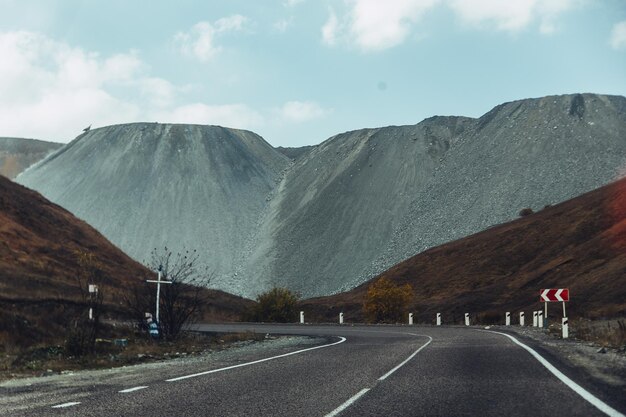 Landschaft der Bergwelt, Fluss, Berg, Bergfotografie