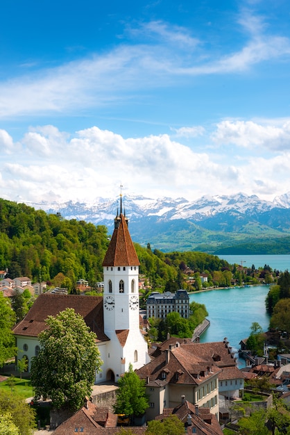 Landschaft der historischen Stadt von Thun, im Kanton Bern in der Schweiz.