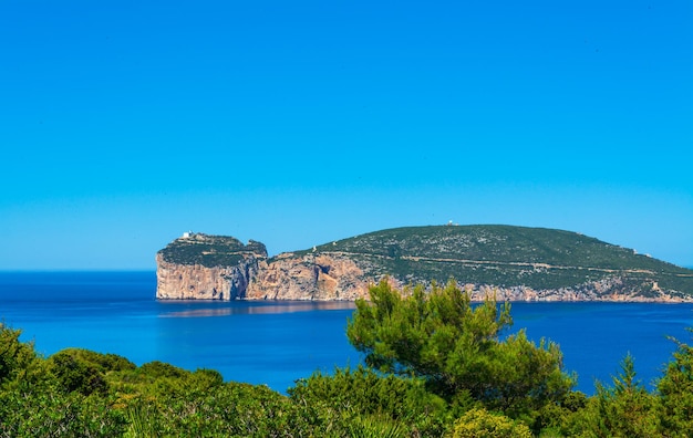 Foto landschaft der küste von capo caccia in sardinien