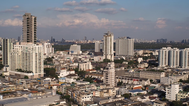 Landschaft der modernen Stadt in Bangkok Thailand
