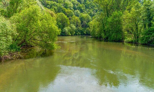 Landschaft des Jagst-Flusses