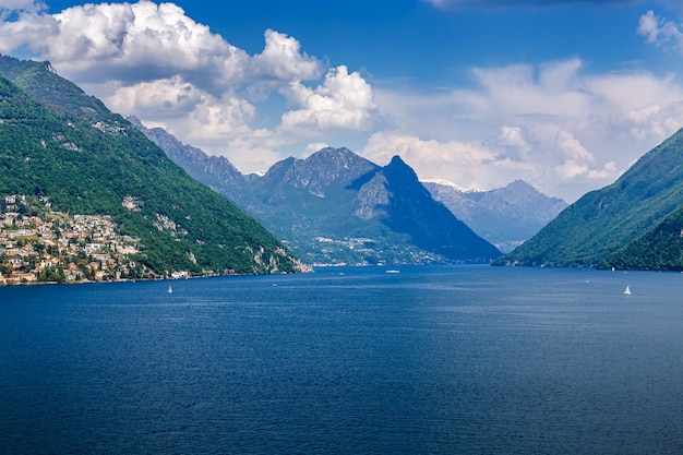 Landschaft des Vierwaldstättersees, Kanton Luzern, Schweiz