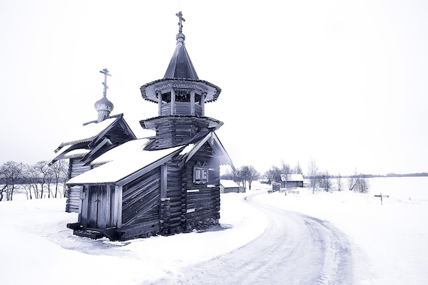 Landschaft in russischer kizhi Kirche Winteransicht / Wintersaison Schneefall in Landschaft mit Kirchenarchitektur