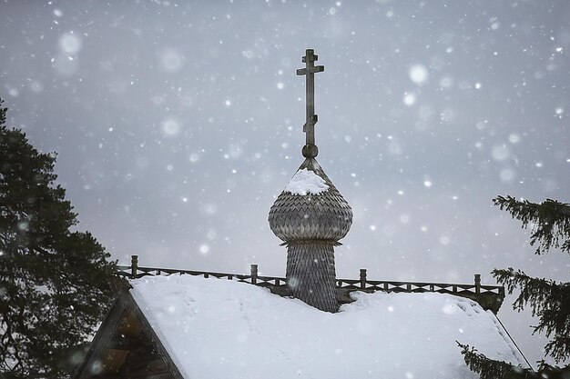 Landschaft in russischer kizhi Kirche Winteransicht / Wintersaison Schneefall in Landschaft mit Kirchenarchitektur