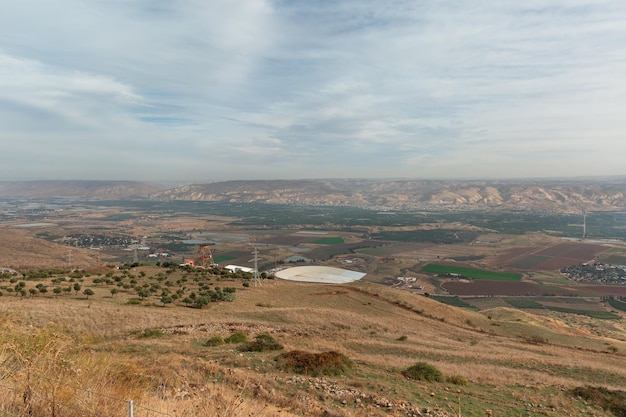 Foto landschaft mit blauem himmel im norden israels