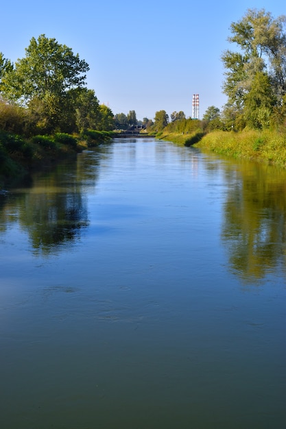 Foto landschaft mit fluss