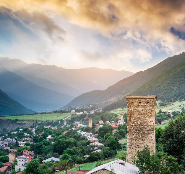 Landschaft mit Svan-Turm