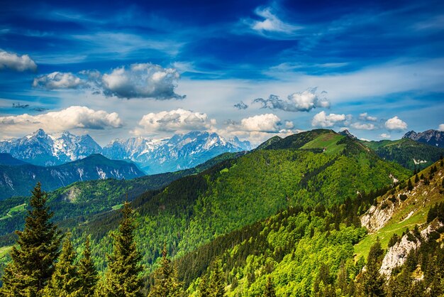 Landschaft mit Triglav-Gebirge