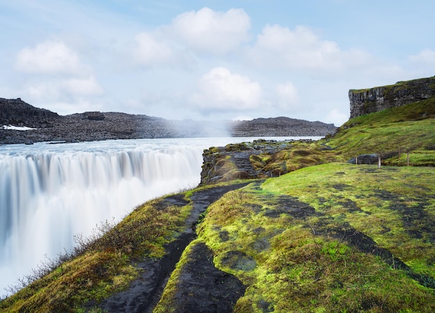 Landschaft mit Wasserfall Dettifoss Island