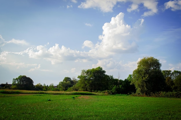 Landschaft mit Wolken