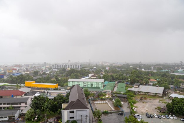 Landschaft von Pattaya City in der Rainning Time aus Drohnenansicht