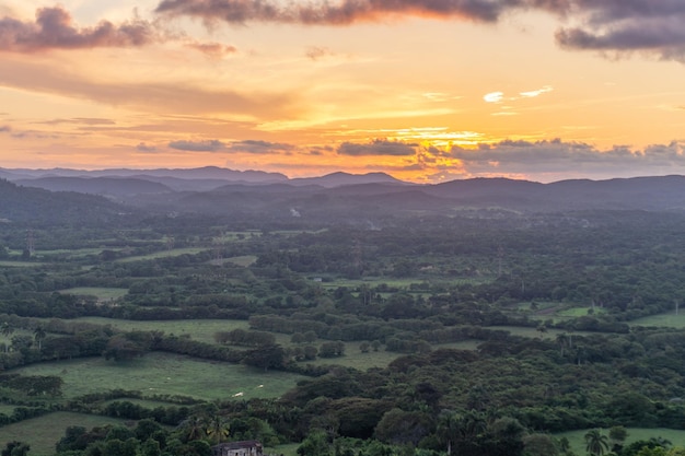 Landschaften im Yumuri-Tal in der Provinz Matanzas Kuba, schöne Aussicht von einem Berg