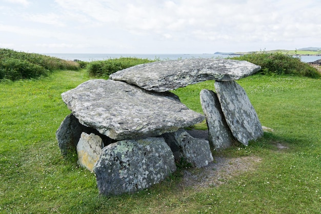 Foto landschaften irlands altar-keilgrab