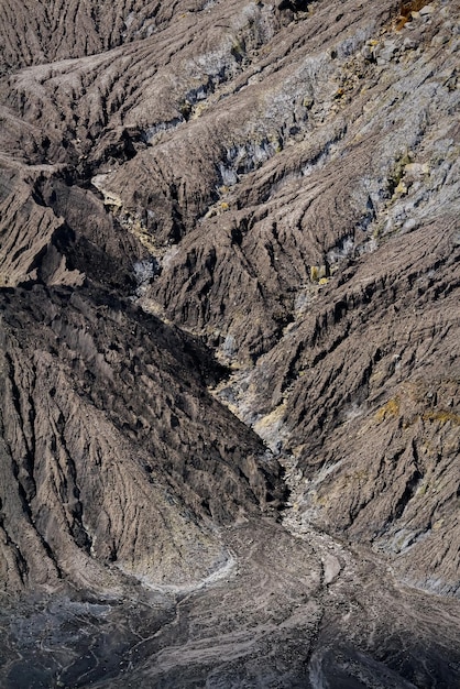 Landschaftliche Ansicht der Felsformationen Tangkuban Parahu Mountain