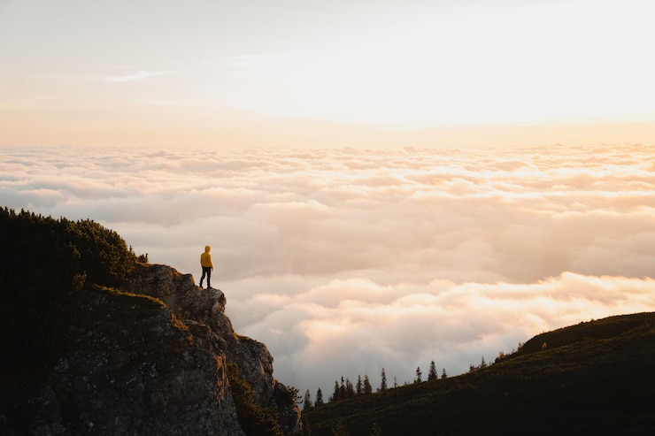 Foto landschaftliche aussicht auf berge gegen den himmel bei sonnenuntergang