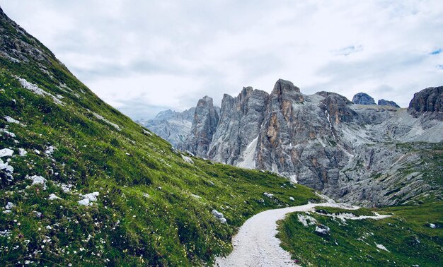 Foto landschaftliche aussicht auf berge gegen den himmel