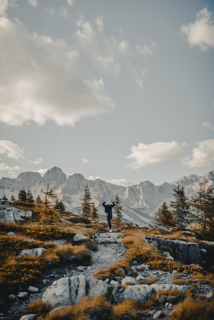 Landschaftliche Aussicht auf Berge gegen den Himmel