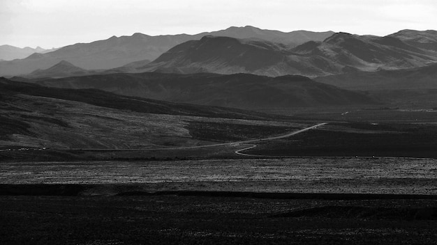 Landschaftliche Aussicht auf Berge gegen den Himmel