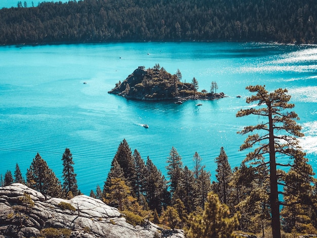 Foto landschaftliche aussicht auf den lake tahoe gegen den himmel