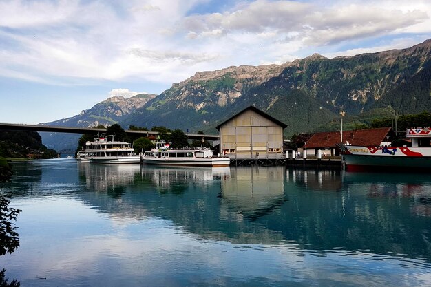 Foto landschaftliche aussicht auf den see gegen den himmel