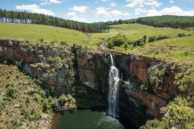 Landschaftliche Aussicht auf den Wasserfall