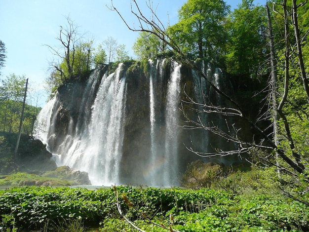 Landschaftliche Aussicht auf den Wasserfall