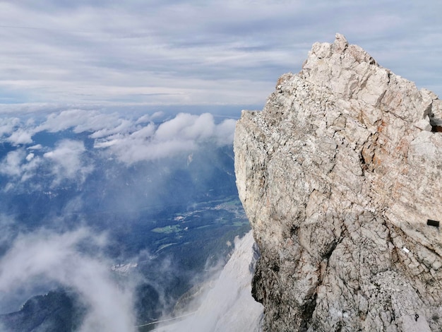 Foto landschaftliche aussicht auf die berge gegen den himmel