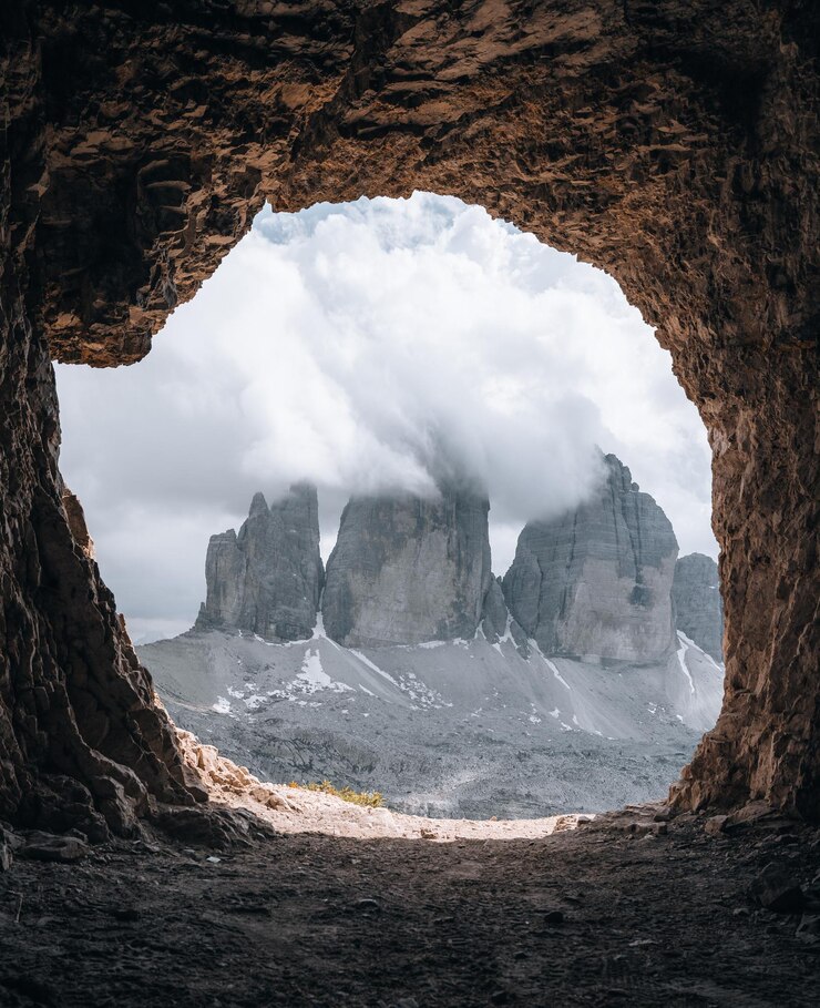 Foto landschaftliche aussicht auf die berge gegen den himmel