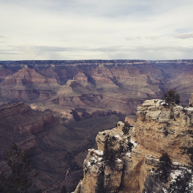 Landschaftliche Aussicht auf felsige Berge gegen den Himmel im Grand Canyon Nationalpark