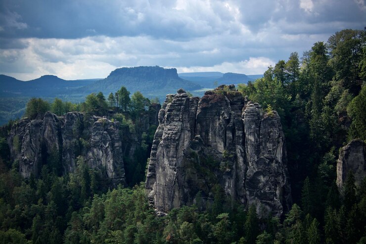 Foto landschaftliche aussicht auf felsige berge gegen den himmel
