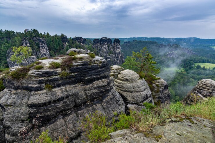 Foto landschaftliche aussicht auf felsige berge gegen den himmel