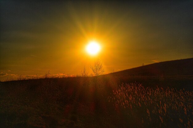 Landschaftliche Landschaft bei Sonnenuntergang