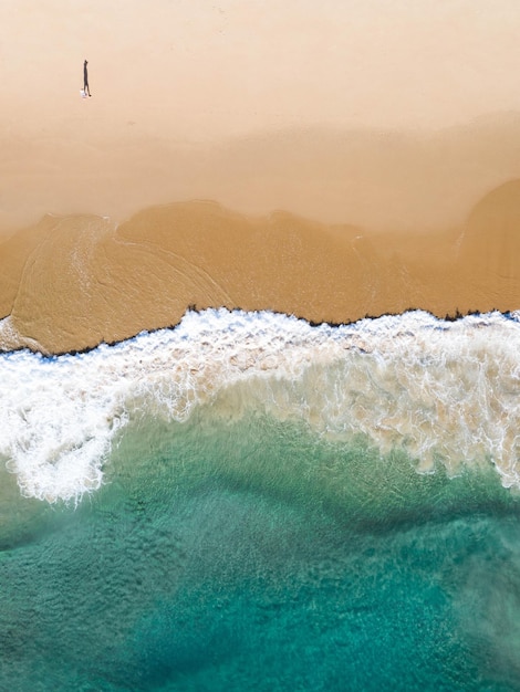 Landschaftlicher Blick auf das Meer gegen den Himmel