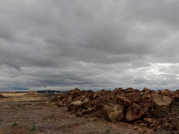 Foto landschaftsansicht des feldes gegen den himmel