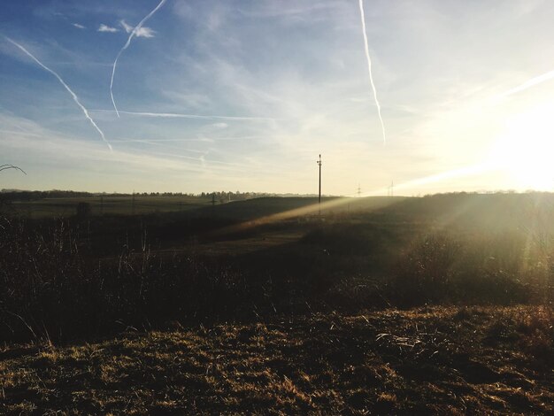 Foto landschaftsansicht des feldes gegen den himmel