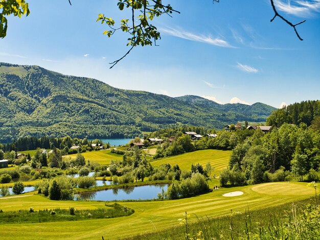 Landschaftsansicht des Feldes gegen den Himmel