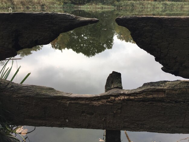 Foto landschaftsansicht des wassers gegen den himmel