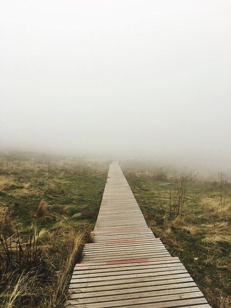 Foto landschaftsansicht vor dem himmel