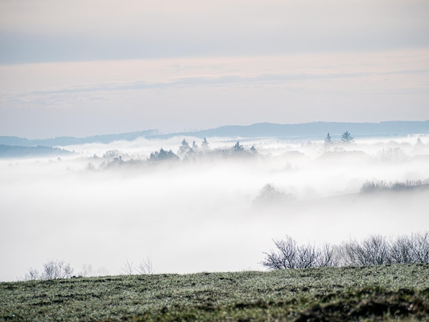 Foto landschaftsansicht vor dem himmel