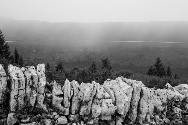 Foto landschaftsansicht vor dem himmel