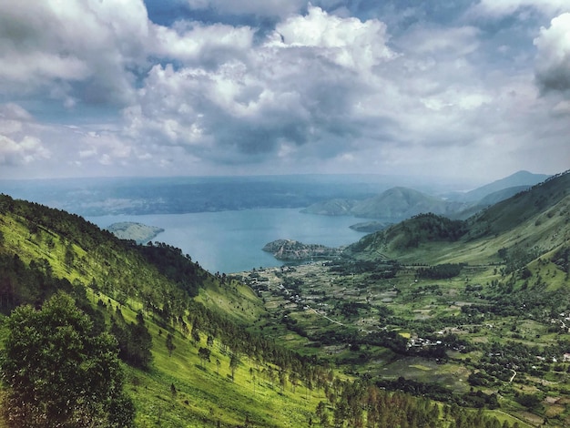 Foto landschaftsansicht vor dem himmel